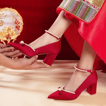 Сватбени обувки Сватбена рокля Дрехи 2022 Нови Зимни дамски Червени сватбени обувки с дебел ток За бременни жени, Не утомляющие Краката